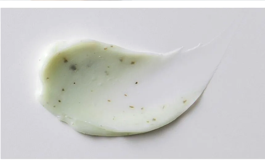 Matcha cleansing foam product with green tea extract.